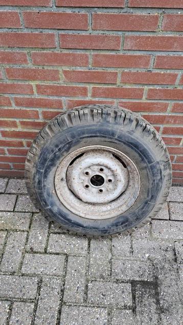 Te koop gebruikt aanhangerwiel/ band beschikbaar voor biedingen