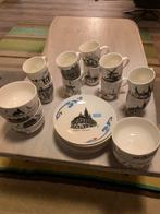 Fries servies met tekeningen van gebouwen Nieuw!, Huis en Inrichting, Keuken | Servies, Ophalen of Verzenden, Nieuw, Overige stijlen
