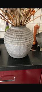 Stenen vaas, Ophalen