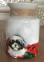 Leuke vaas met hondenprint, Wit, Ophalen of Verzenden, Minder dan 50 cm, Glas