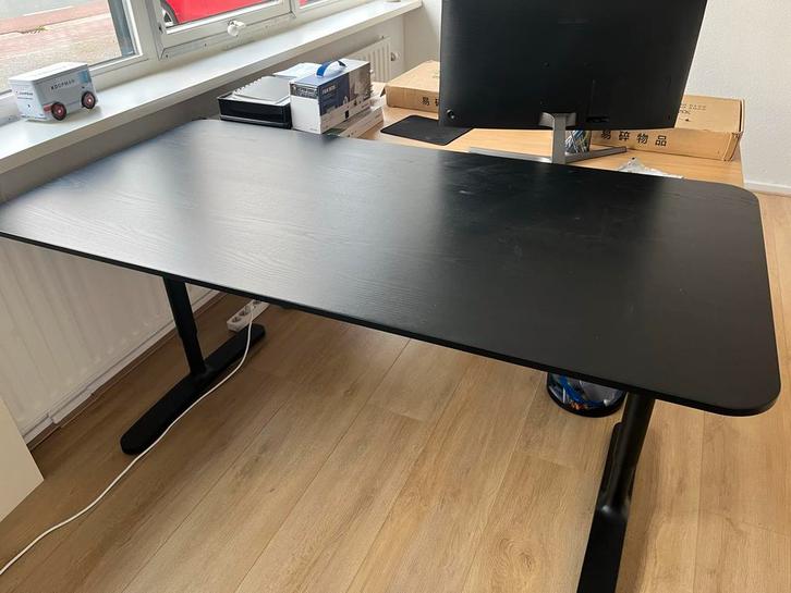 IKEA Bekant Bureau - Zwart, Huis en Inrichting, Bureaus, Zo goed als nieuw, Bureau, In hoogte verstelbaar, Ophalen