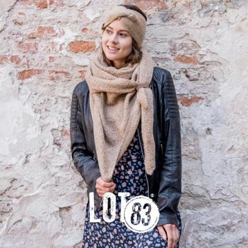 Lot83 Driehoek sjaal Nina Camel Nieuw  beschikbaar voor biedingen