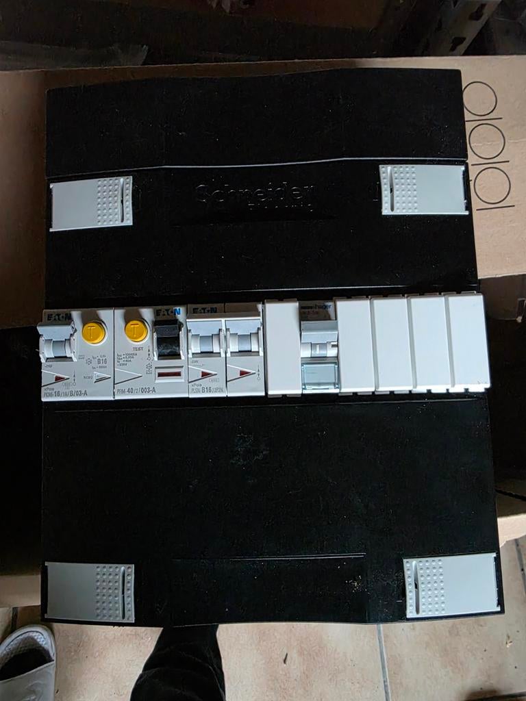 Schneider kast met Eaton automaten - Zo goed als nieuw!, Ophalen of Verzenden, Zo goed als nieuw, Overige typen
