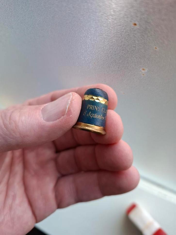 Unieke vingerhoed met kijkgaatje en foto!!!, Verzamelen, Koninklijk Huis en Royalty, Kaart, Foto of Prent, Ophalen of Verzenden