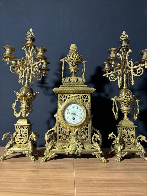 Antieke Franse Bronzen Regency Stijl Pendule met Kandelaren, Antiek en Kunst, Antiek | Klokken, Ophalen of Verzenden