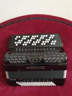 Bugari 480 chc. Met cassotto. In absolute nieuwstaat., Muziek en Instrumenten, Accordeons, Ophalen, Zo goed als nieuw, 120-bas