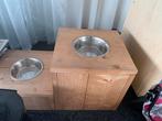 Te koop houten verhoging met RVS voerbakken hond, Dieren en Toebehoren, Hondenvoerbakken en Drinkbakken, Ophalen, Zo goed als nieuw