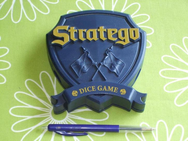 Stratego dobbelspel - dice game, Hobby en Vrije tijd, Gezelschapsspellen | Overige, Gebruikt, Een of twee spelers, Ophalen of Verzenden