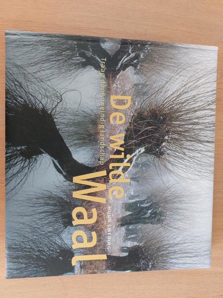 De Wilde Waal - Huub Smeding., Boeken, Natuur, Zo goed als nieuw, Wandel- of Recreatiegebieden, Ophalen of Verzenden