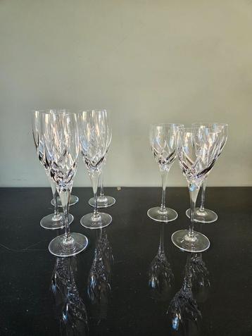 Wedgwood Toscane kristallen champagneglazen en wijnglazen  beschikbaar voor biedingen