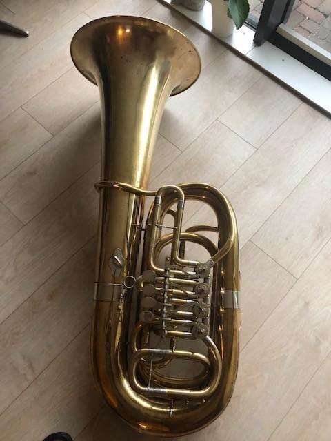 Bes Bas  Belltone 216, Muziek en Instrumenten, Blaasinstrumenten | Tuba's, Zo goed als nieuw, Bes-tuba, Met koffer of draagtas