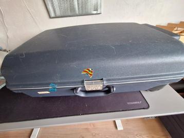 Stevige, blauw grijze samsonite koffer beschikbaar voor biedingen