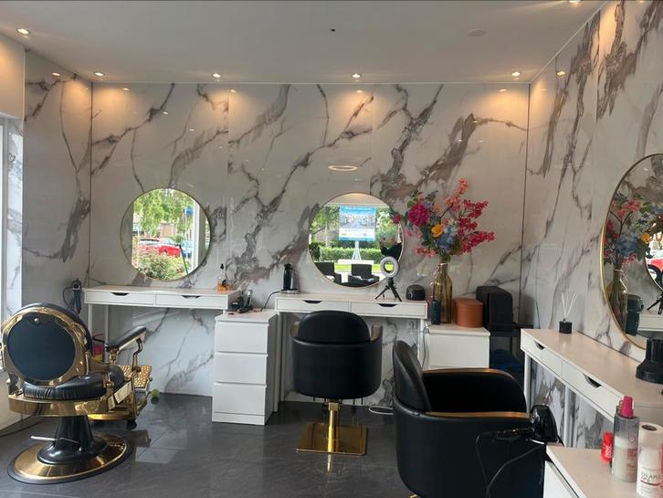 Dames/heren salon ter overname, Zakelijke goederen, Exploitaties en Overnames