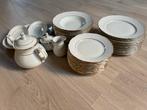 Thun Servies - Bijna Compleet - 12 Delig, Huis en Inrichting, Keuken | Servies, Ophalen, Zo goed als nieuw, Overige stijlen, Porselein