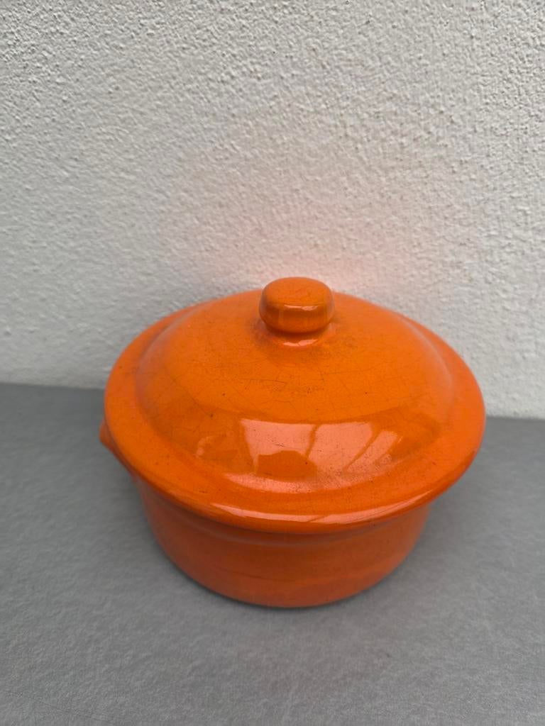 Vintage Oranje aardewerk stoofpot met deksel, Antiek en Kunst, Ophalen of Verzenden