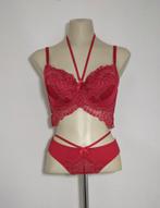 Driedelige rode set met kant en borduursels van Hunkemöller, Kleding | Dames, Ondergoed en Lingerie, Verzenden, Rood, Setje