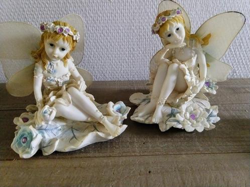 2 vintage bloemenmeisjes elfjes ca.12cm hoog, Verzamelen, Beelden en Beeldjes, Gebruikt, Fantasy, Ophalen of Verzenden