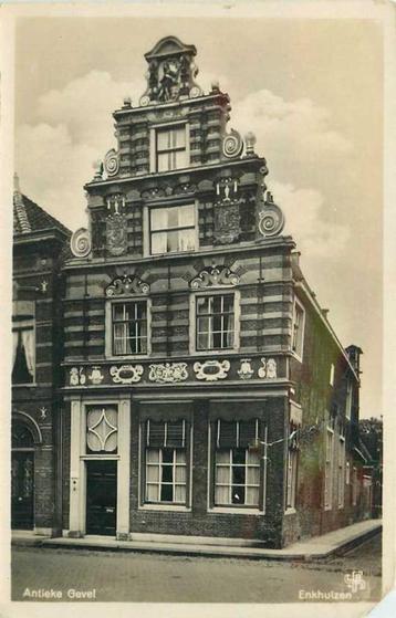 (300-261-011) Enkhuizen Antieke Gevel beschikbaar voor biedingen