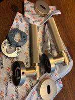 Helix 200, deurklink, geborsteld messing. Nog in verpakking., Doe-het-zelf en Verbouw, Hang- en Sluitwerk, Ophalen of Verzenden