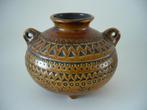 Grote pot, met een bijzonder gestempeld motief (Jasba ?)., Antiek en Kunst, Ophalen of Verzenden