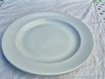 Wit bord. Doorsnee 0.37 cm beschikbaar voor biedingen