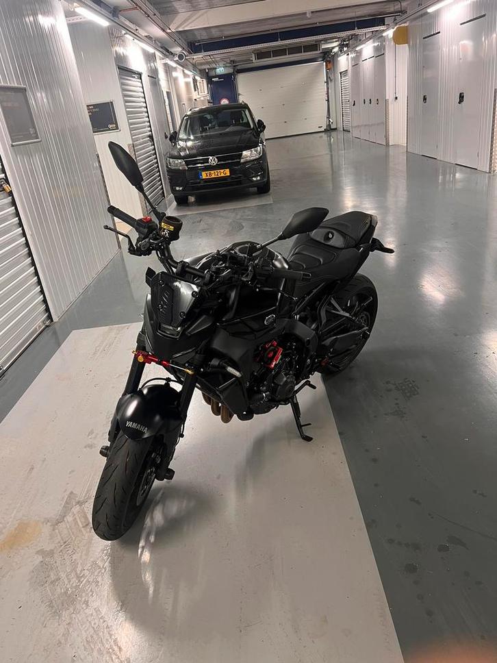 Yamaha MT-09 TECH BLACK | 2024 | BOMVOL OPTIES | 5223KM, Motoren, Motoren | Yamaha, Particulier, Naked bike, meer dan 35 kW, 3 cilinders