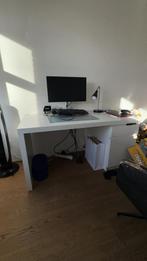 Bureau Malm ikea  met of zonder bureau stoel, Huis en Inrichting, Bureaus, Ophalen, Zo goed als nieuw