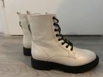 Witte Lage Laarzen maat 37, Kleding | Dames, Schoenen, Ophalen of Verzenden, Zo goed als nieuw, Wit, Lage of Enkellaarzen