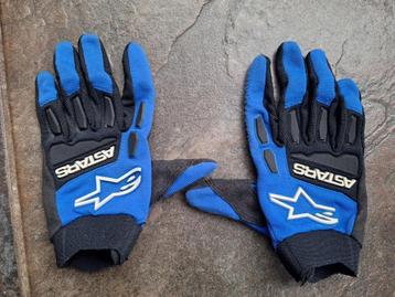 Cross handschoenen maat S beschikbaar voor biedingen
