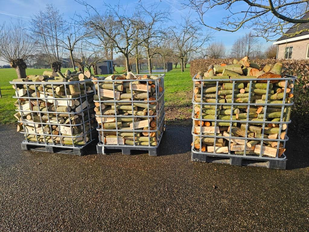Gekloofd haardhout: wilg en essen, Tuin en Terras, Haardhout, 3 tot 6 m³, Ophalen, Essenhout, Blokken