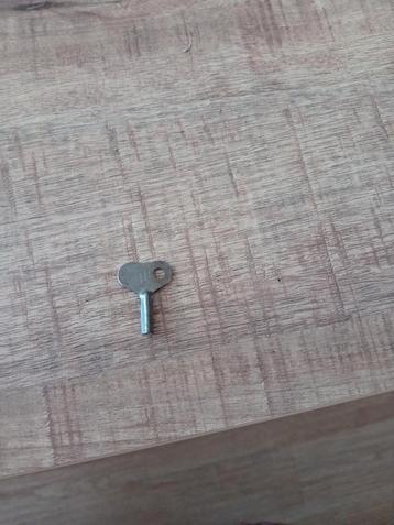 Danspopje sleuteltje vintage  beschikbaar voor biedingen