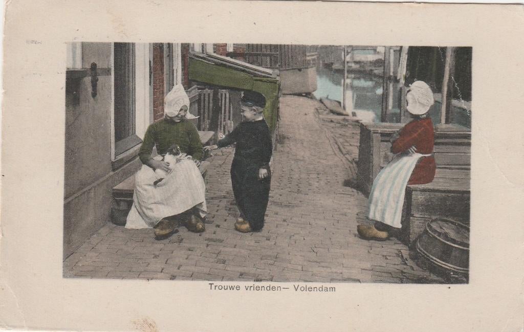 volendam- trouwe vrienden, Ophalen of Verzenden, 1940 tot 1960, Noord-Holland