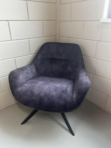 Fauteuil zachte stof 1,5 zits en met armleuning beschikbaar voor biedingen