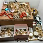 Vintage lot sieraden groot lot kettingen horloges Swatch 90s, Sieraden, Tassen en Uiterlijk, Antieke sieraden, Verzenden, Goud