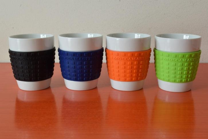 Set van 4 prachtige grote porseleinen Moccamaster mokken, Huis en Inrichting, Keuken | Servies, Zo goed als nieuw, Kop(pen) en/of Schotel(s)