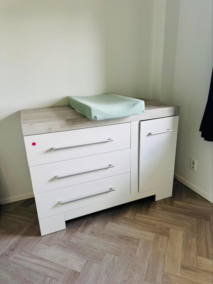 Commode, Kinderen en Baby's, Kinderkamer | Complete kinderkamers, Zo goed als nieuw, Jongetje of Meisje, Ophalen