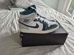 Nike Air Jordan 1 Mid Dark Green US10 Nieuw, Kleding | Heren, Schoenen, Overige kleuren, Nike, Nieuw, Ophalen of Verzenden