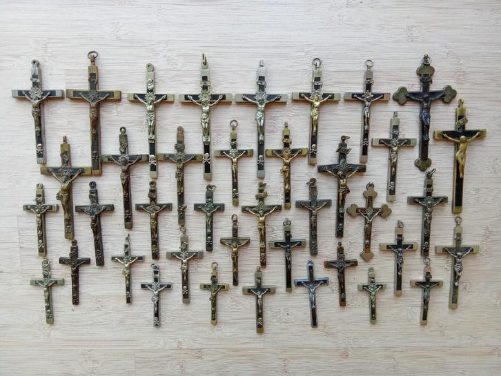 Nonnen kruisjes 41 stuks., Verzamelen, Religie, Gebruikt, Christendom | Katholiek, Overige typen, Ophalen of Verzenden