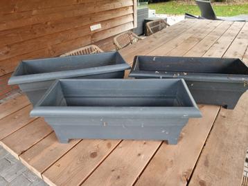 3 Antraciet Bloembakken - 58 cm beschikbaar voor biedingen