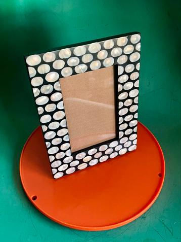 Vintage fotolijst parelmoer dots zwart hout Mid-Century beschikbaar voor biedingen