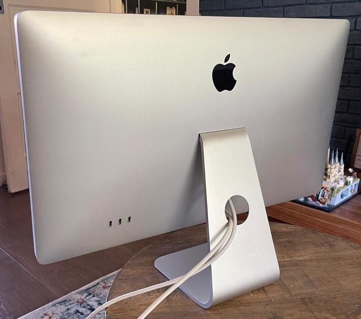 2 Apple LED Cinema Display 27-inch (A1316), Computers en Software, Monitoren, Gebruikt, 60 Hz of minder, DisplayPort, Ingebouwde speakers