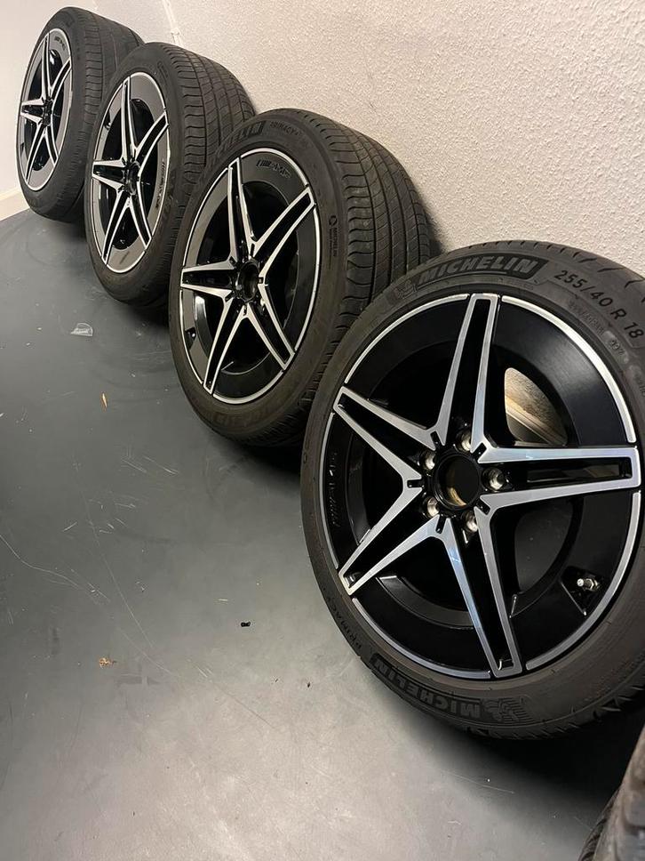 Originele Mercedes AMG velgen 18 inch met zomerbanden, Auto-onderdelen, Banden en Velgen, Banden en Velgen, Zomerbanden, 18 inch