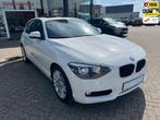 BMW 1-serie 116i Business+ Automaat, Navi, Trekhaak, Leer, e, Gebruikt, Zwart, 4 cilinders, Wit