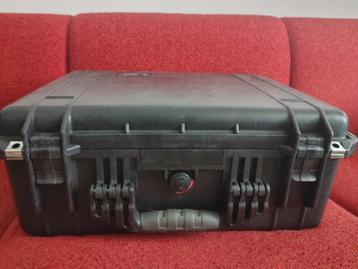 Peli case 1550 Zwart Interior: 47.3  36  19.6 cm +schuim beschikbaar voor biedingen