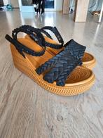 Sandalen plateau Crocs zwart maat 37 (6), 15 euro slechts 2x, Ophalen of Verzenden, Zo goed als nieuw, Zwart, Sandalen