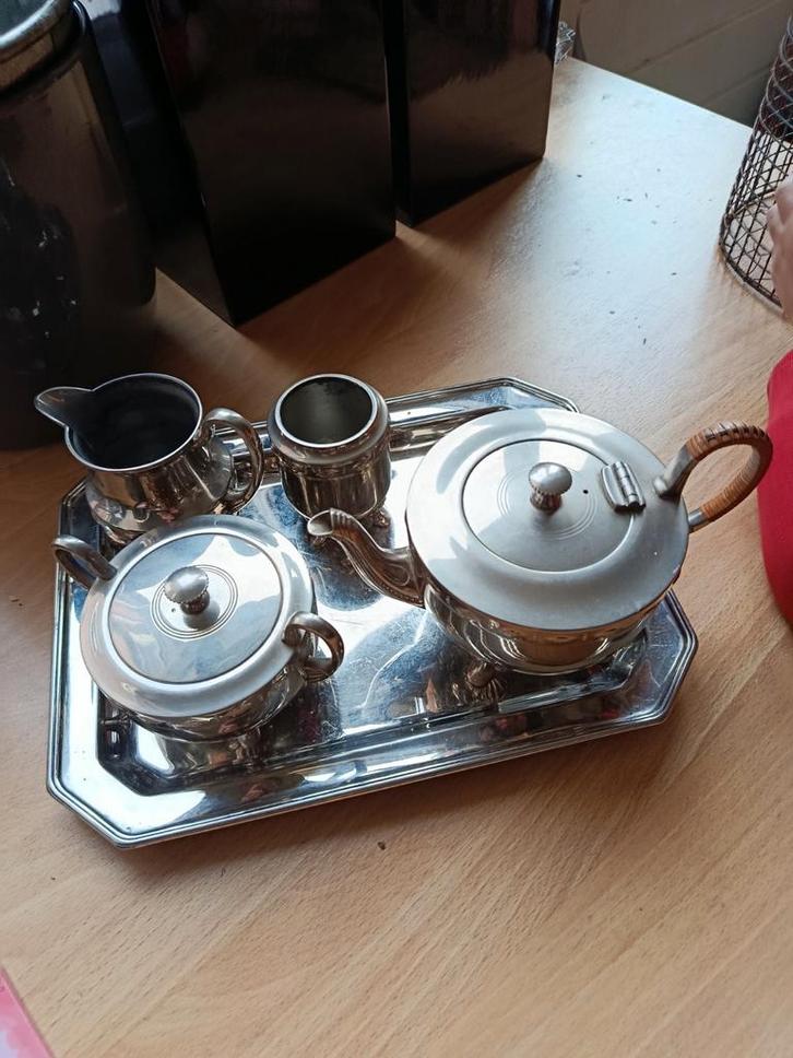 Zilveren Thee set 4 delig, afkomstig uit Tiel, Antiek en Kunst, Antiek | Servies compleet, Ophalen of Verzenden