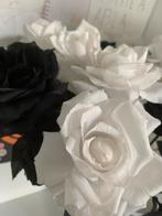 Zwart witte rozen en vaas, Ophalen, Gebruikt, Binnen