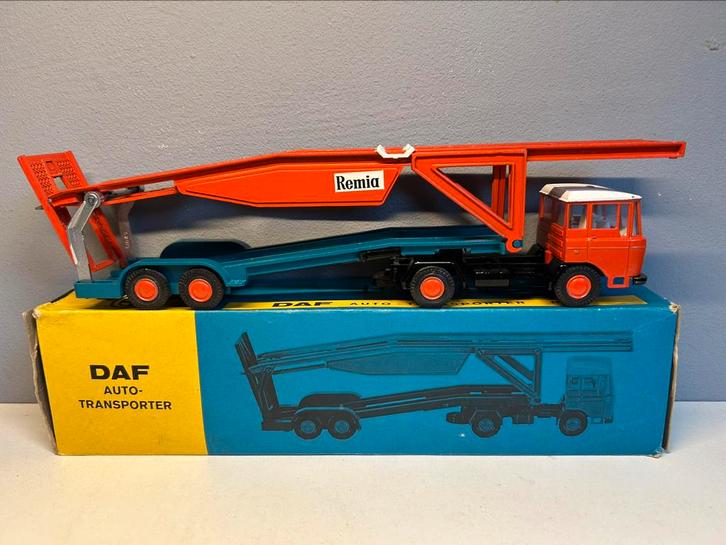 Lion toys car #50 Daf Remia Autotransporter NMIB 1:50, Hobby en Vrije tijd, Modelauto's | 1:50, Zo goed als nieuw, Bus of Vrachtwagen
