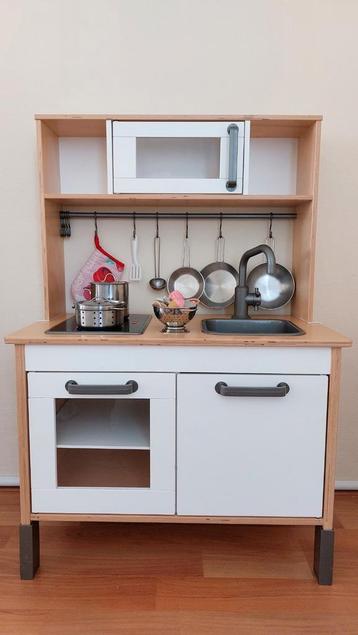 Prachtige Ikea Duktig kinderkeuken beschikbaar voor biedingen