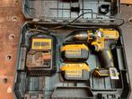 DeWALT 14,4V Accuboormachine + 2 Accu's & Lader, Doe-het-zelf en Verbouw, Gereedschap | Boormachines, Gebruikt, Variabele snelheid